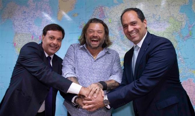 Embaixador do ecoturismo brasileiro, Richard Rasmussen, entre Gilson Machado Neto e Osvaldo de Melo Júnior, da Embratur