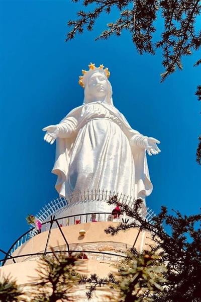 Estátua da Virgem Maria no Líbano