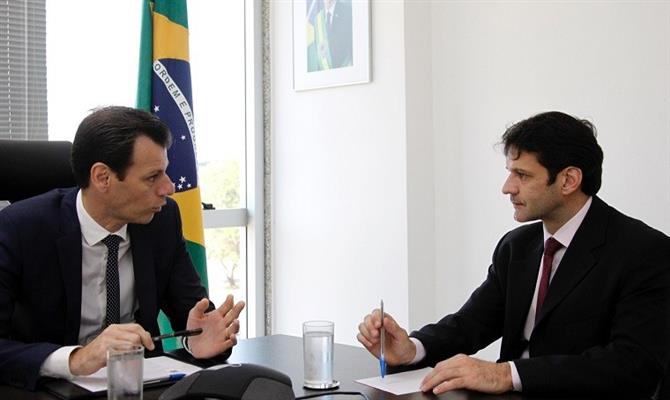 Ronei Glanzmann, secretário nacional de Aviação Civil, e Marcelo Álvaro Antônio, ministro do Turismo