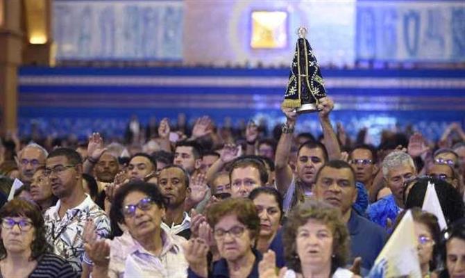 Santuário Nacional de Nossa Senhora Aparecida (SP) aguarda 300 mil fiéis