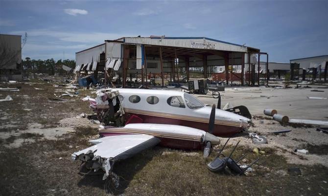 Aeroporto Internacional Grand Bahama foi destruído