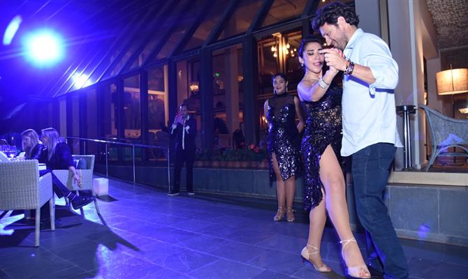 Fernando Gagliardi mostra que também sabe dançar o tango