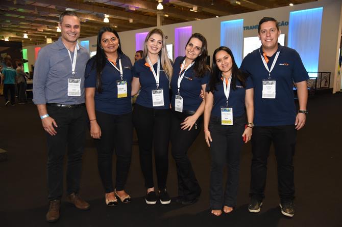 Marcio Nogueira, Cristina Santos, Aline Lima, Viviane Saccomandi, Natália Trindade e Jefferson Rocha, do Hoteldo 