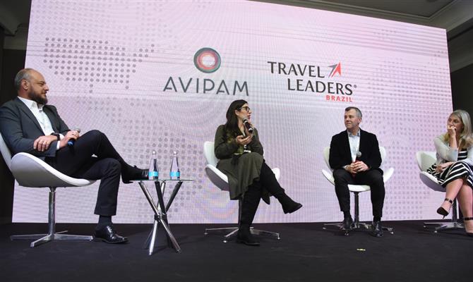 Eduardo Murad, da Alagev, mediou debate com Rafaella Haak, da CTG, Marcel Frigeira, da IBM, e Angeles Yugdar, da Travel Leaders