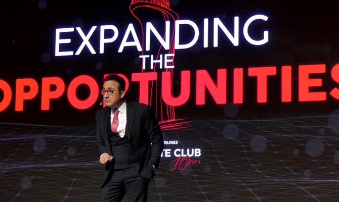 CEO e presidente da Turkish Airlines, Ilker Ayci foi o primeiro a falar com a plateia