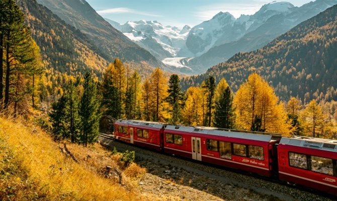 Rota de trem pega a Suíça de ponta a ponta