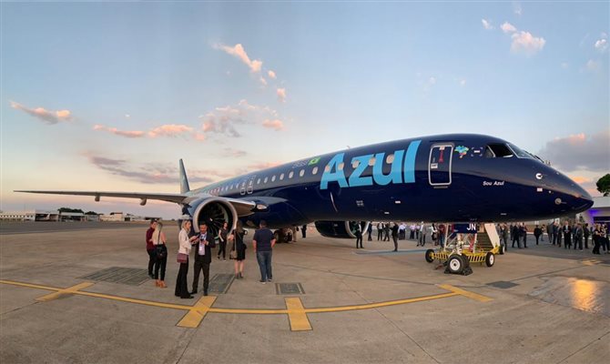 Maior avião já fabricado no País, o Embraer 195-E2 da Azul conta com 136 assentos