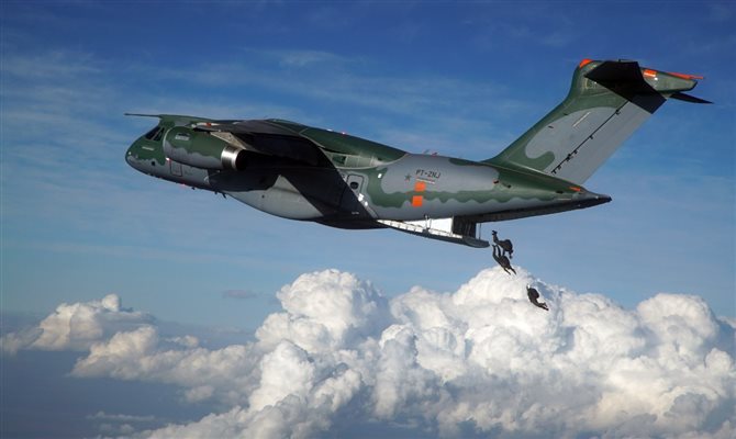 Duas aeronaves KC-390 deverão ser entregues ainda este ano