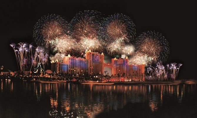 O resort também preparou um show de fogos de artifício à meia noite
