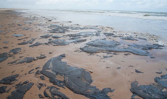 Praias do Nordeste foram tomadas pelo óleo