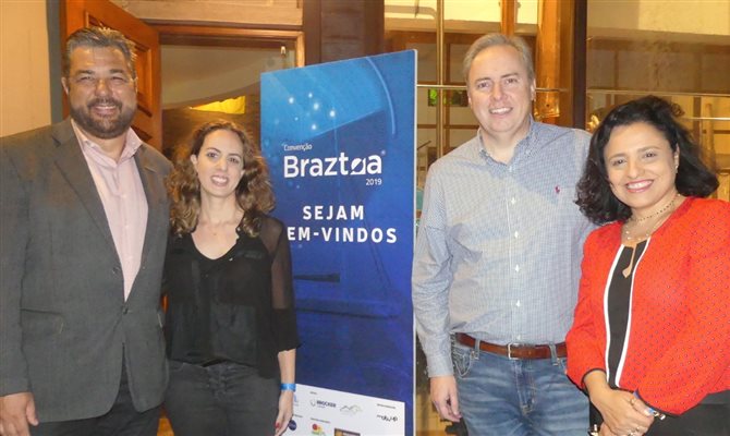 Roberto Nedelciu, Marina Figueiredo, Frederico Levy e Monica Samia, da Braztoa
