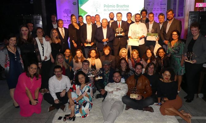 Premiados, jurados e equipe do Prêmio Braztoa de Sustentabilidade 2019/2020