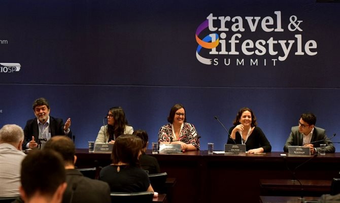 Manoel Fernandes (Bites), Juliana Vital (Voopter), Mariana Aldrigui (FecomercioSP), Elisa Araújo (Viaje na Viagem) e Marcel Bianchi (ClickBus)