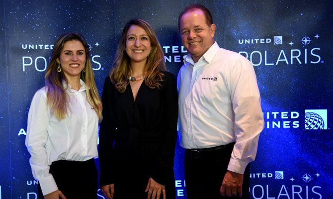 Monica Reis, Jacqueline Conrado e Anthony Mota, da United Airlines