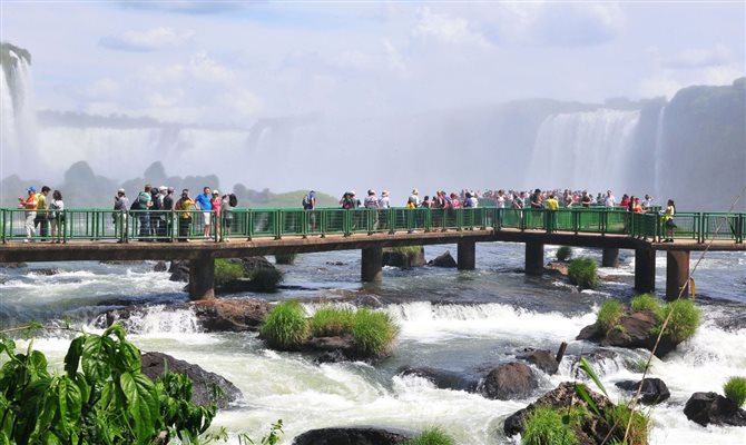 Cataratas são o principal atrativo de Foz do Iguaçu, mas não o único