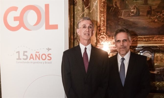 Na Embaixada do Brasil em Buenos Aires, o embaixador Sérgio França Danese e Paulo Kakinoff, presidente da GOL