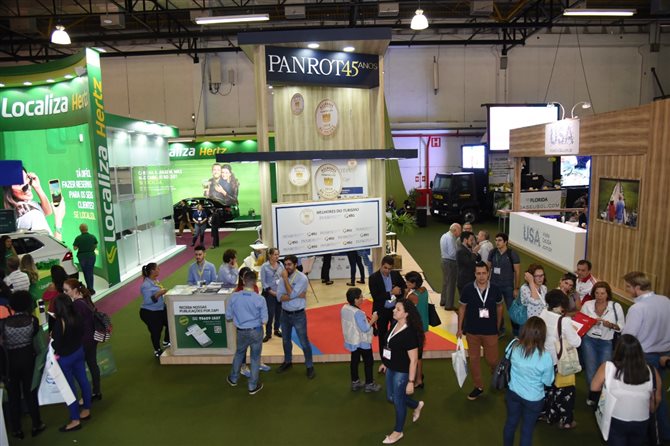 Rene Contreras, da República Dominicana