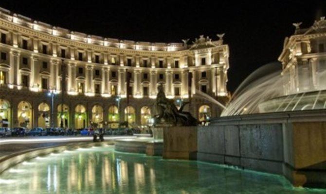 O icônico Palazzo Naiadi, em Roma<br>