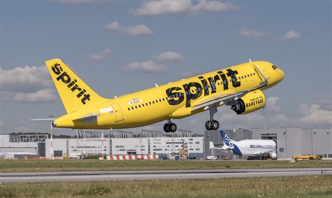 A Spirit Airlines adiou uma reunião sobre sua fusão com a Frontier
