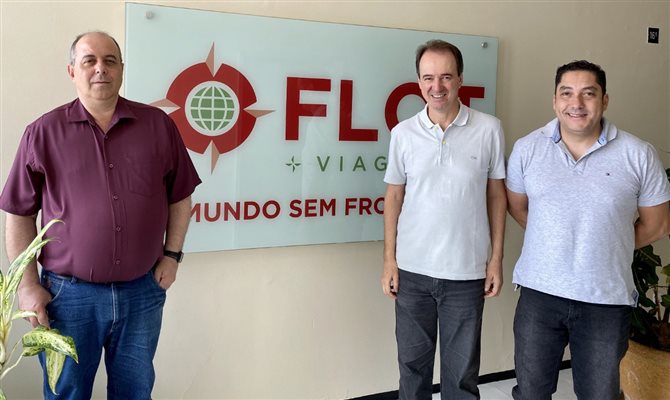 Pedro Moreira, gerente geral da Flot, Eduardo Barbosa, presidente da Flot, e Dagoberto Pires Nunes, diretor da DS Serviços de assessoria