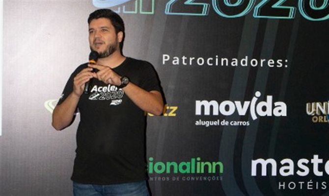 André Pedroso em evento da CVC Corp em 2020