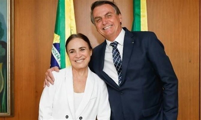 Regina Duarte, que menos de três meses depois deixa de ser secretária da cultura, com Jair Bolsonaro