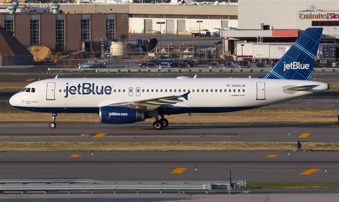 A JetBlue agora está em uma batalha de aquisição pela Spirit com a Frontier Airlines