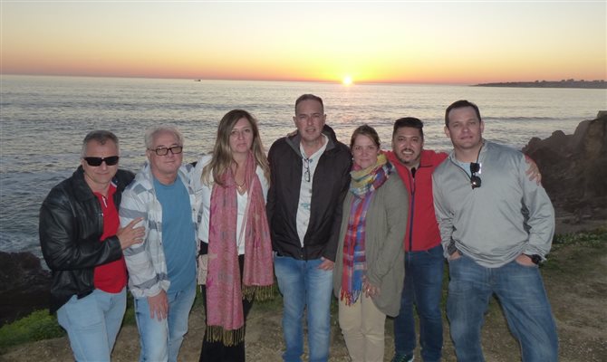 O dia não podia ter terminado diferente: um privilegiado pôr do sol na costa de Estoril