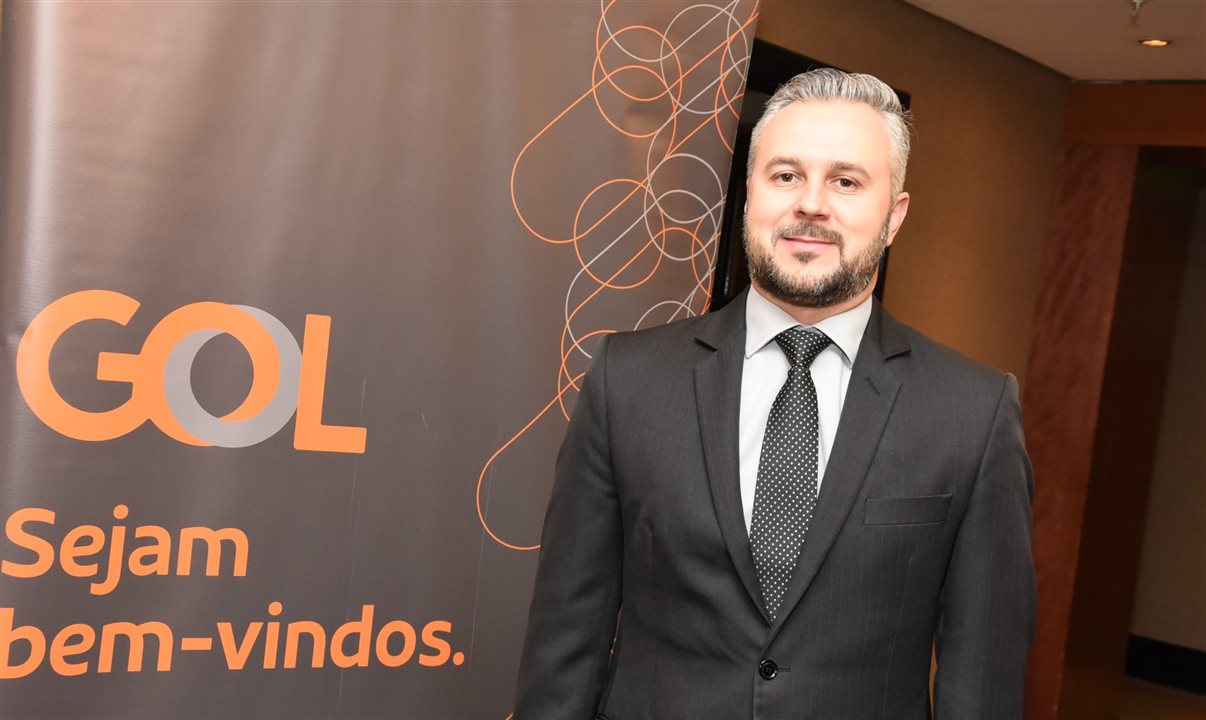 Adonai Silva deixa Gol Linhas Aéreas