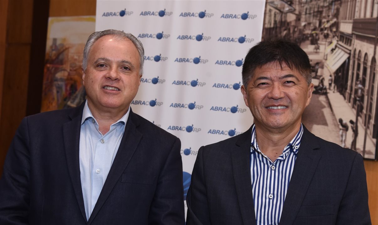 O presidente do Conselho, Carlos Prado, e presidente executivo da Abracorp, Gervasio Tanabe