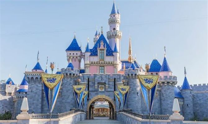 Disneyland da Califórnia terá de reabrir com 25% da capacidade no futuro próximo