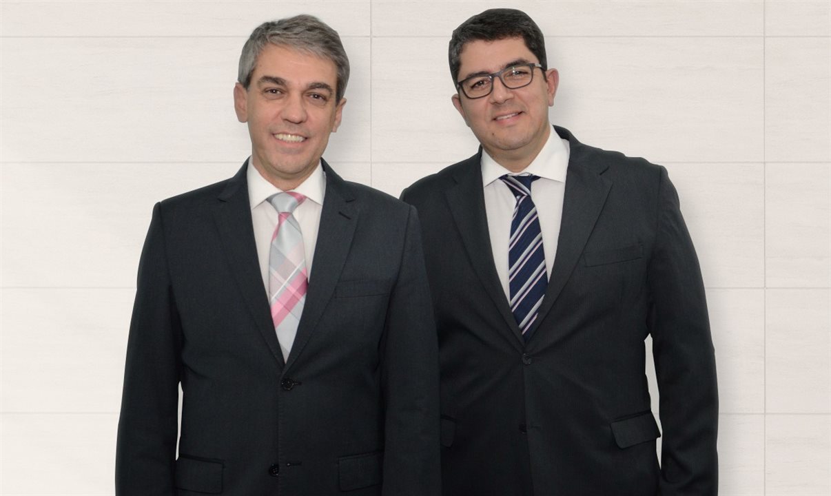 Presidente da Abav-SP, Fernando Santos, e presidente da Aviesp, Marcos Lucas