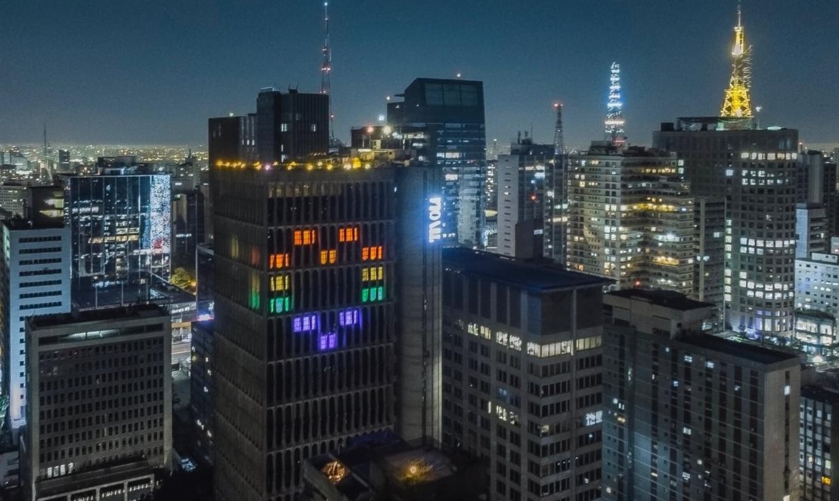 Em São Paulo, ontem houve comemoração on-line e empresas como o hotel Tivoli Mofarrej celebraram a data de forma criativa e colorida