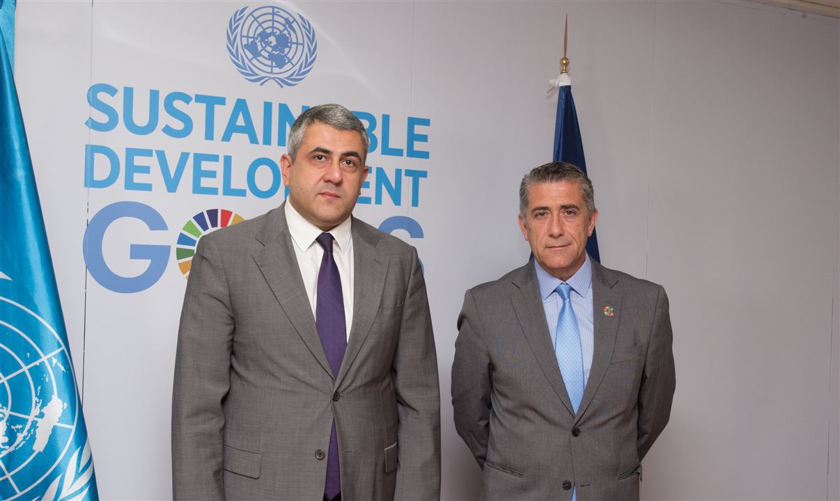 O secretário-geral da OMT, Zurab Pololikashvili, e o presidente da Wanderlust, Antonio Santos