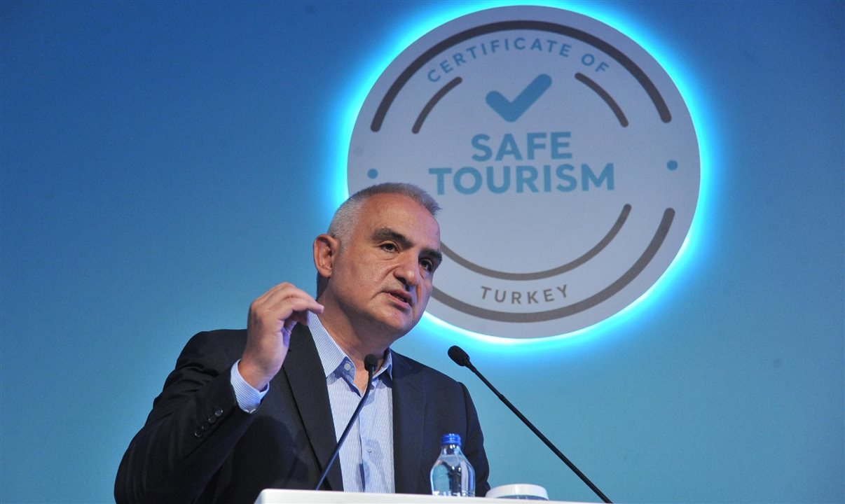 Mehmet Nuri Ersoy, ministro do Turismo e Cultura da Turquia