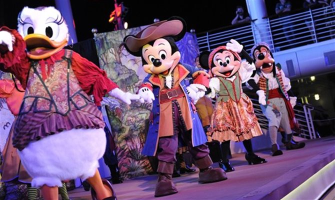 Espetáculos com personagem são um dos principais atrativos da Disney Cruise Line