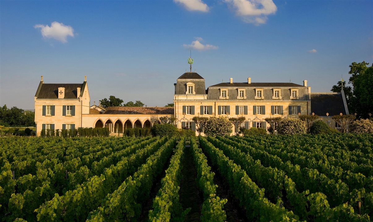 A parceria tem roteiro de vinhos exclusivo e visitas aos principais castelos locais