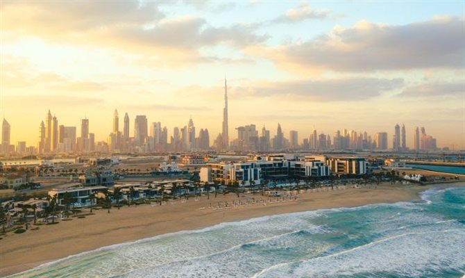 Em 2019, Dubai recebeu 16,7 milhões de visitantes, além de abrigar centenas de exposições e conferências, e eventos esportivos e de entretenimento