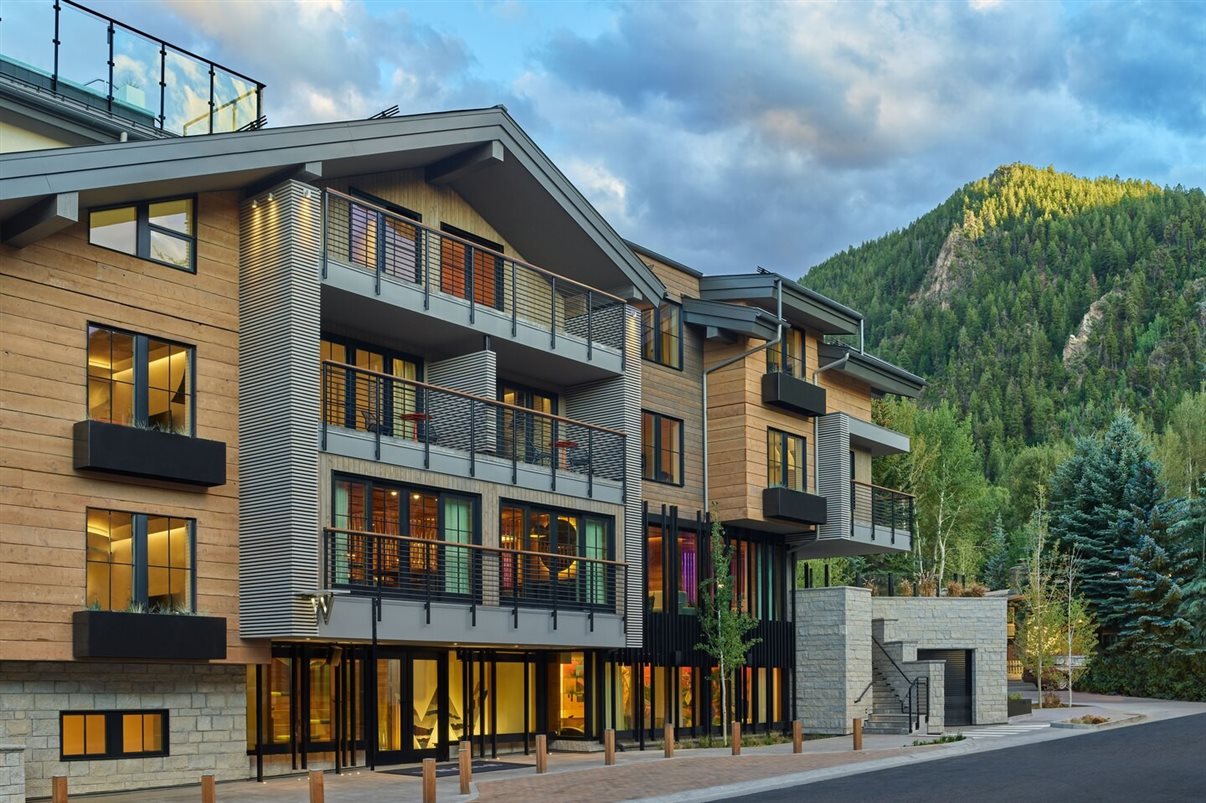 W Hotel de Aspen, no Colorado, é uma das unidades de montanha da marca de luxo