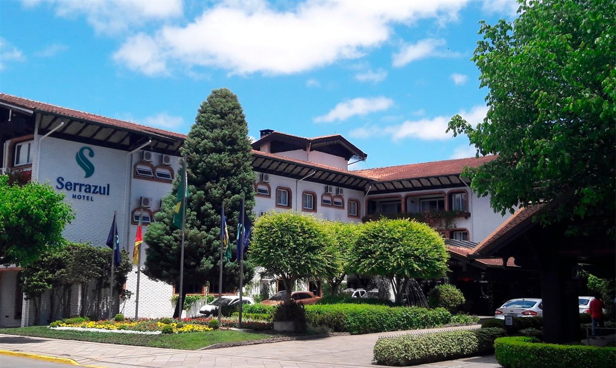 O Serrazul Hotel é um dos tradicionais hotéis da turística Gramado
