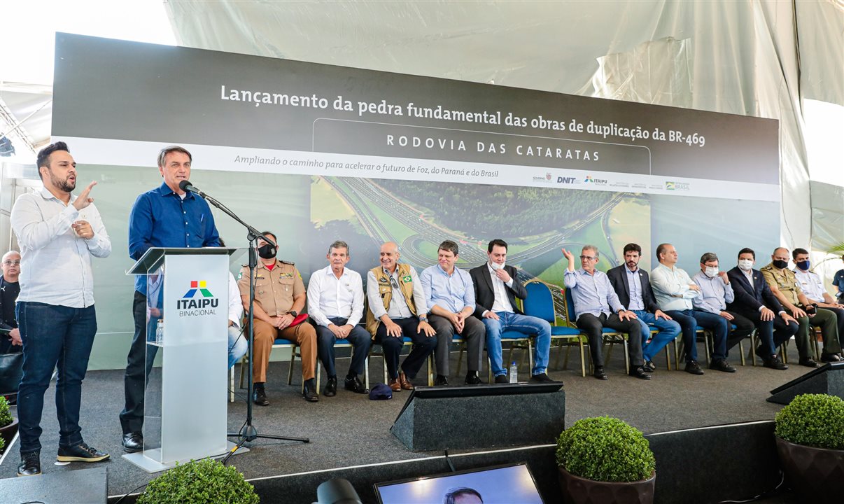 A cerimônia de lançamento reuniu diversas autoridades em Foz do Iguaçu (PR)