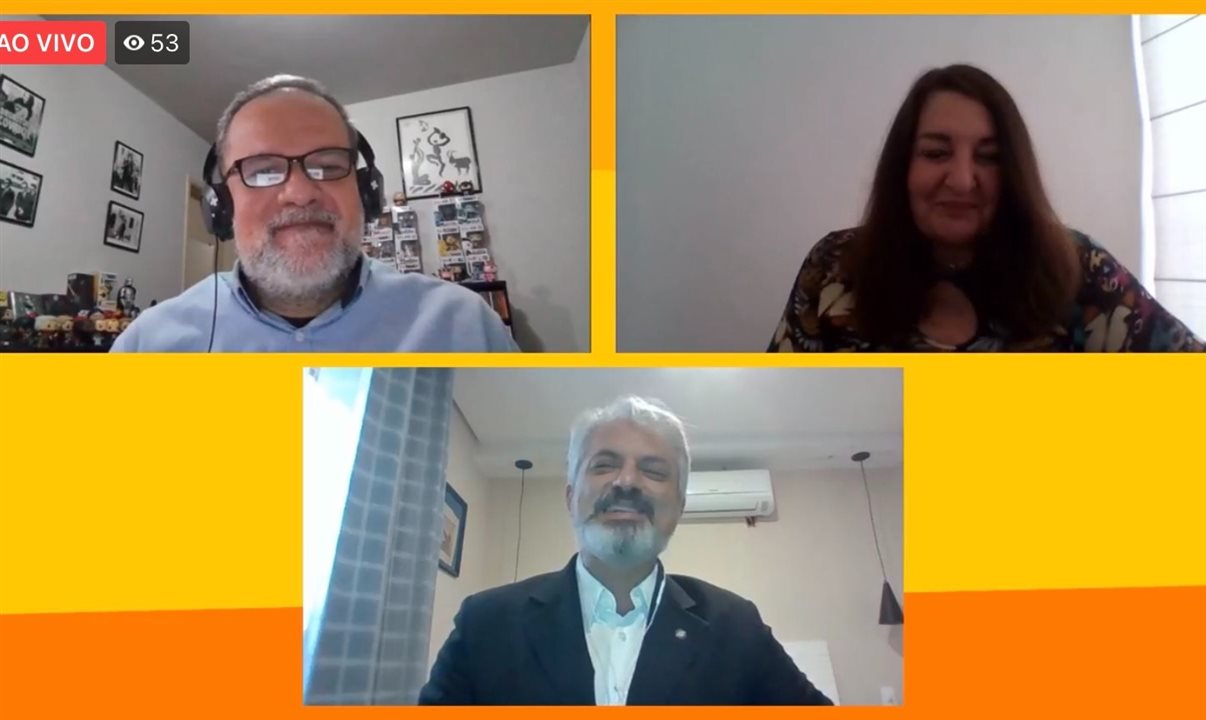 Artur Luiz Andrade, da PANROTAS, Magda Nassar, da Abav Nacional, e William França, da SNDTur, falam sobre programação na Abav Collab