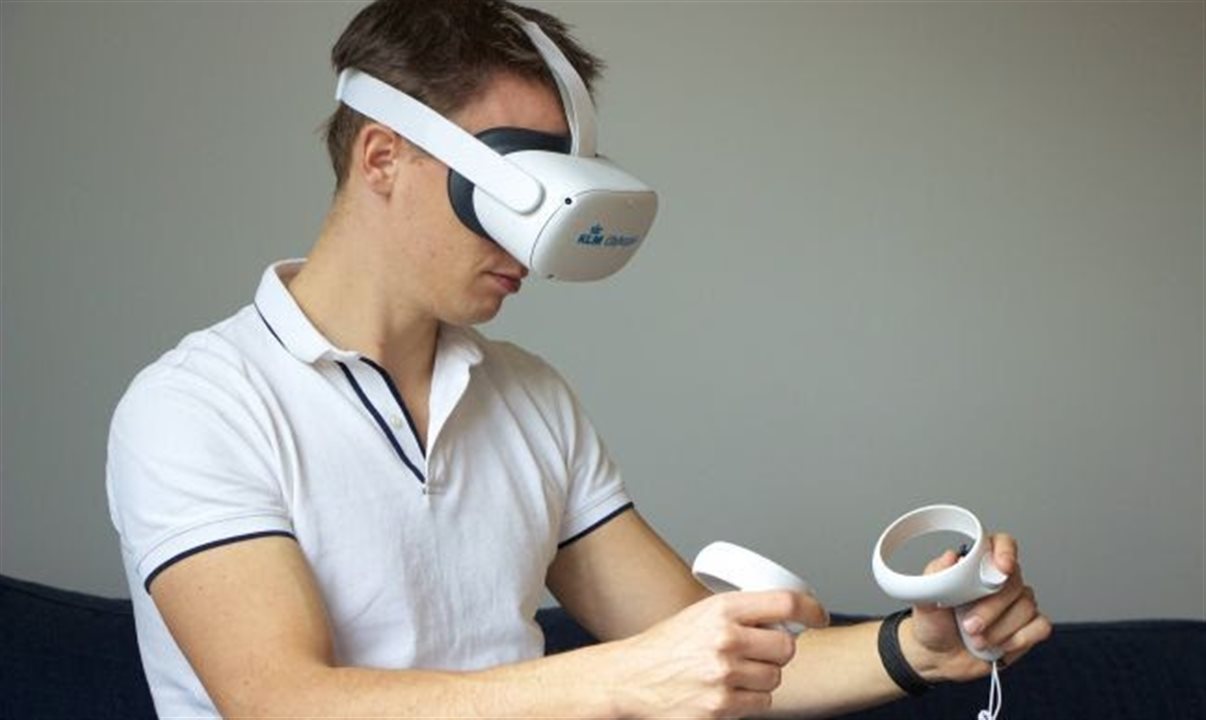 A KLM é a primeira companhia aérea a usar a realidade virtual para treinar pilotos
