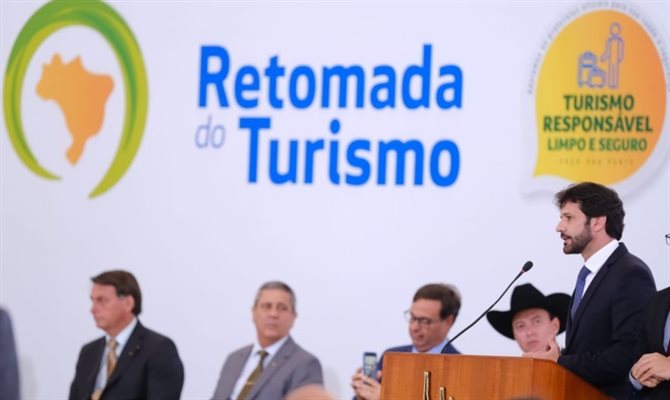 Ministro Marcelo Álvaro Antônio lança Plano Retomada do Turismo