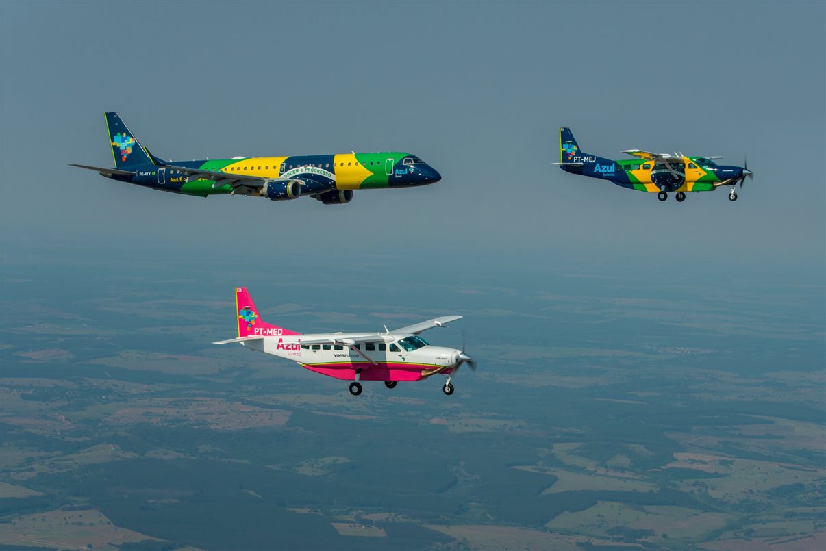 Azul realiza voo em homenagem ao Brasil; veja fotos | Aviação