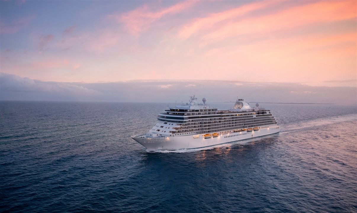 Regent Cruises anuncia retorno de cruzeiros em 11 de setembro, com o navio Seven Seas Splendor