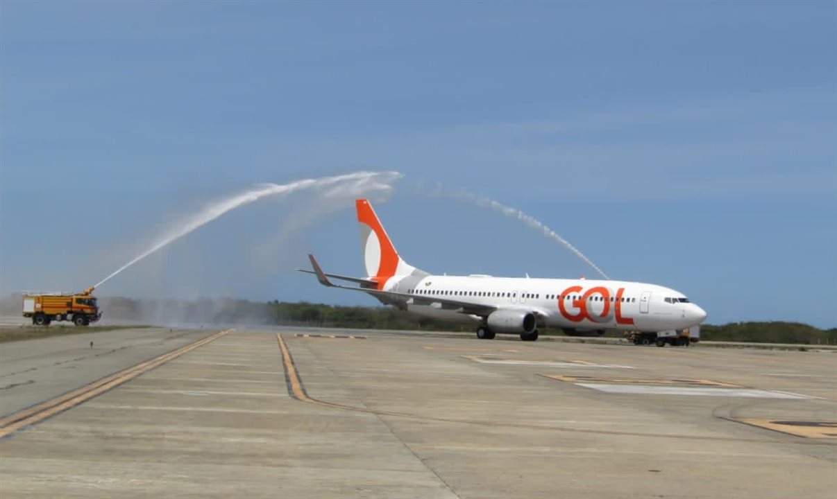 A chegada da aeronave a Jericoacoara (CE) contou com o tradicional 