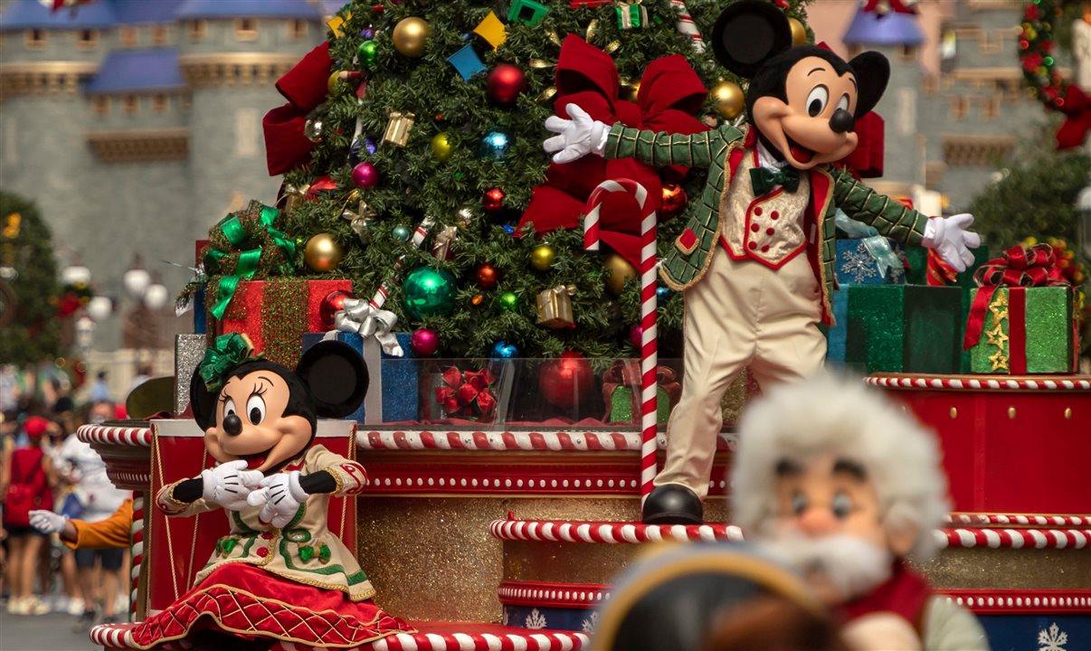 Participantes do Mickey’s Very Merry Christmas Party verão shows de natal