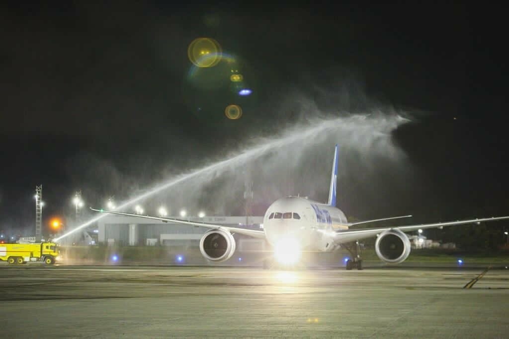 Batismo de boas-vindas do Salvador Airport na aeronave da Air Europa