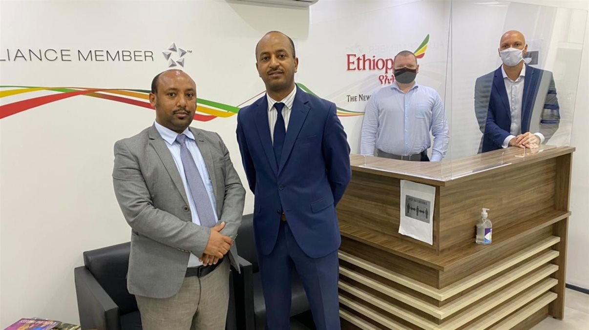 Michael Bekele e Girum Abebe, da Ethiopian Airlines, e Thomas Munnich e Marcelo Kaiser, da Aviareps. Munnich é o novo gerente comercial da Ethiopian no Brasil